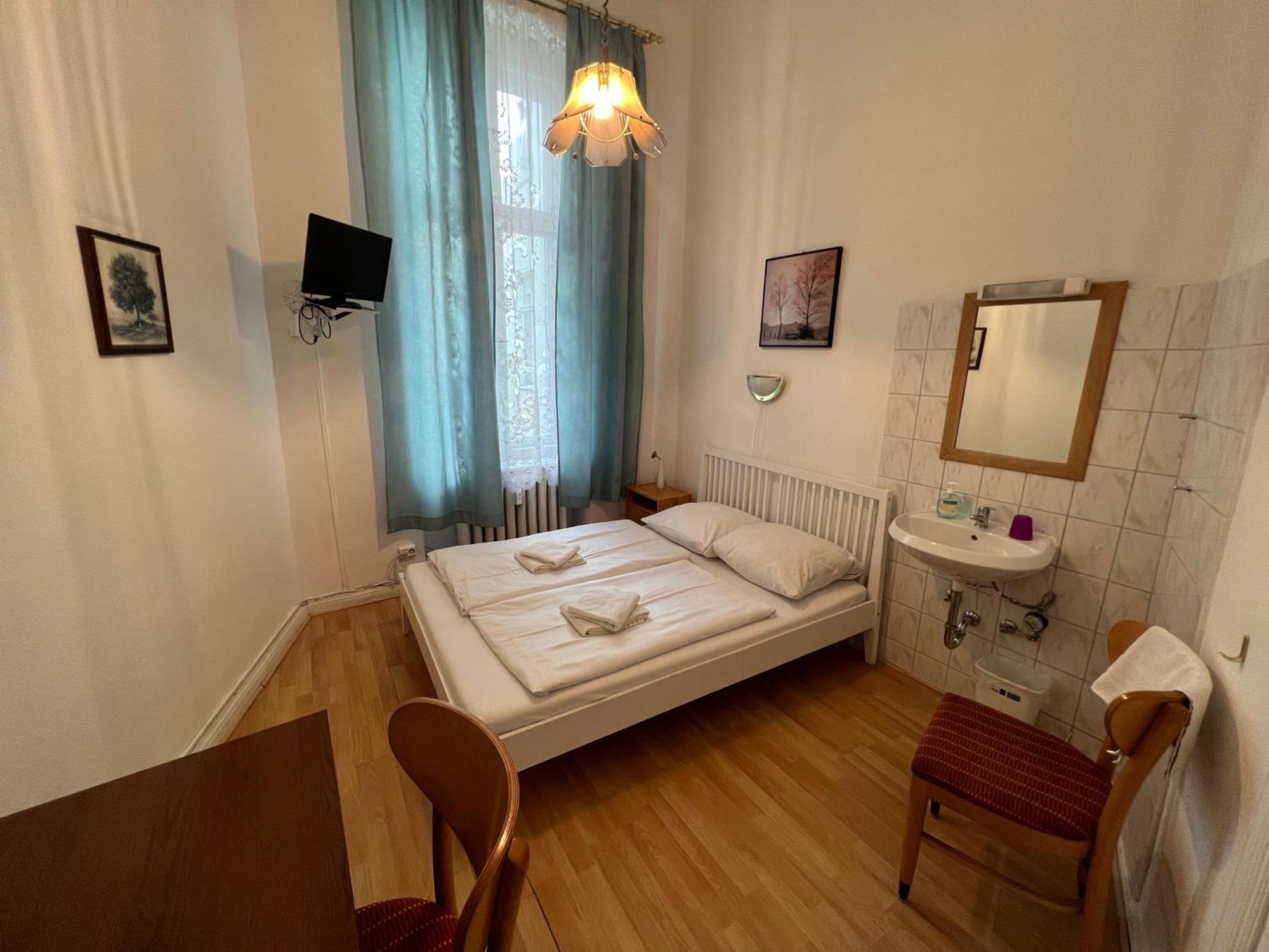 Hotel-Pension Spree Berlino Esterno foto
