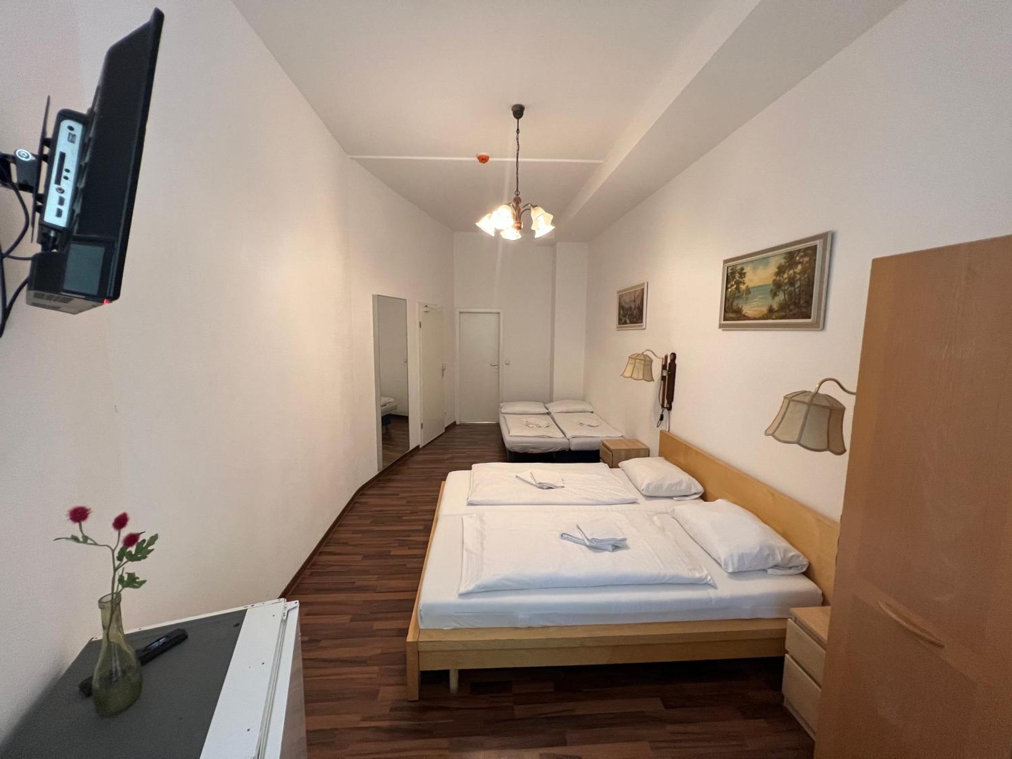 Hotel-Pension Spree Berlino Esterno foto