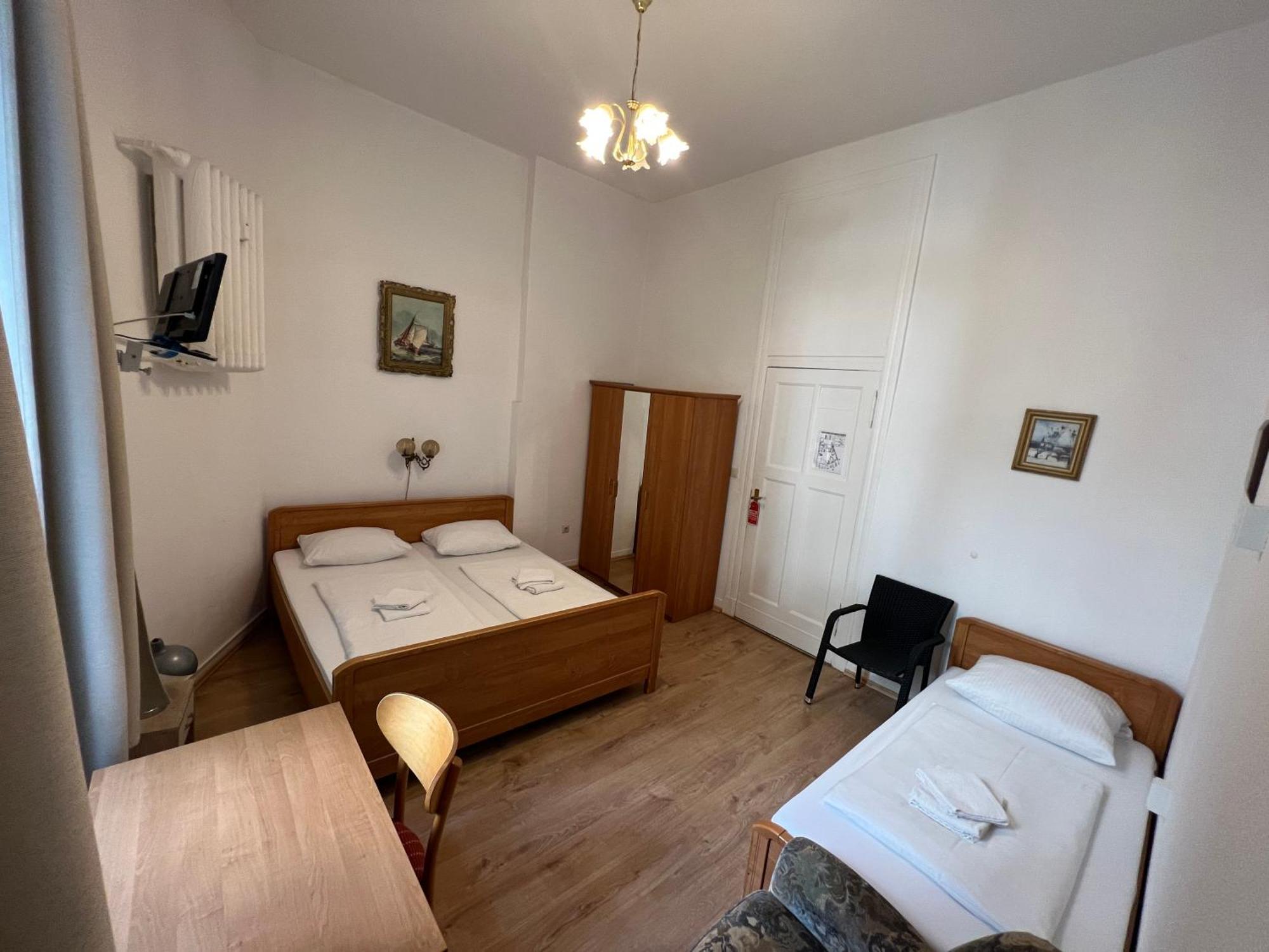 Hotel-Pension Spree Berlino Esterno foto