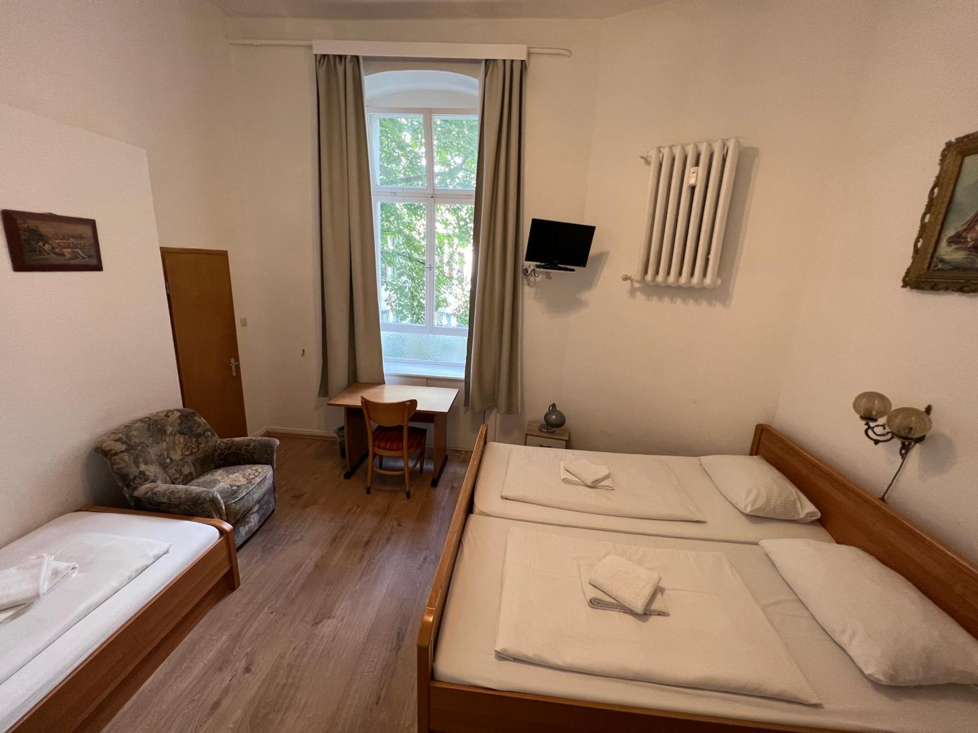 Hotel-Pension Spree Berlino Esterno foto