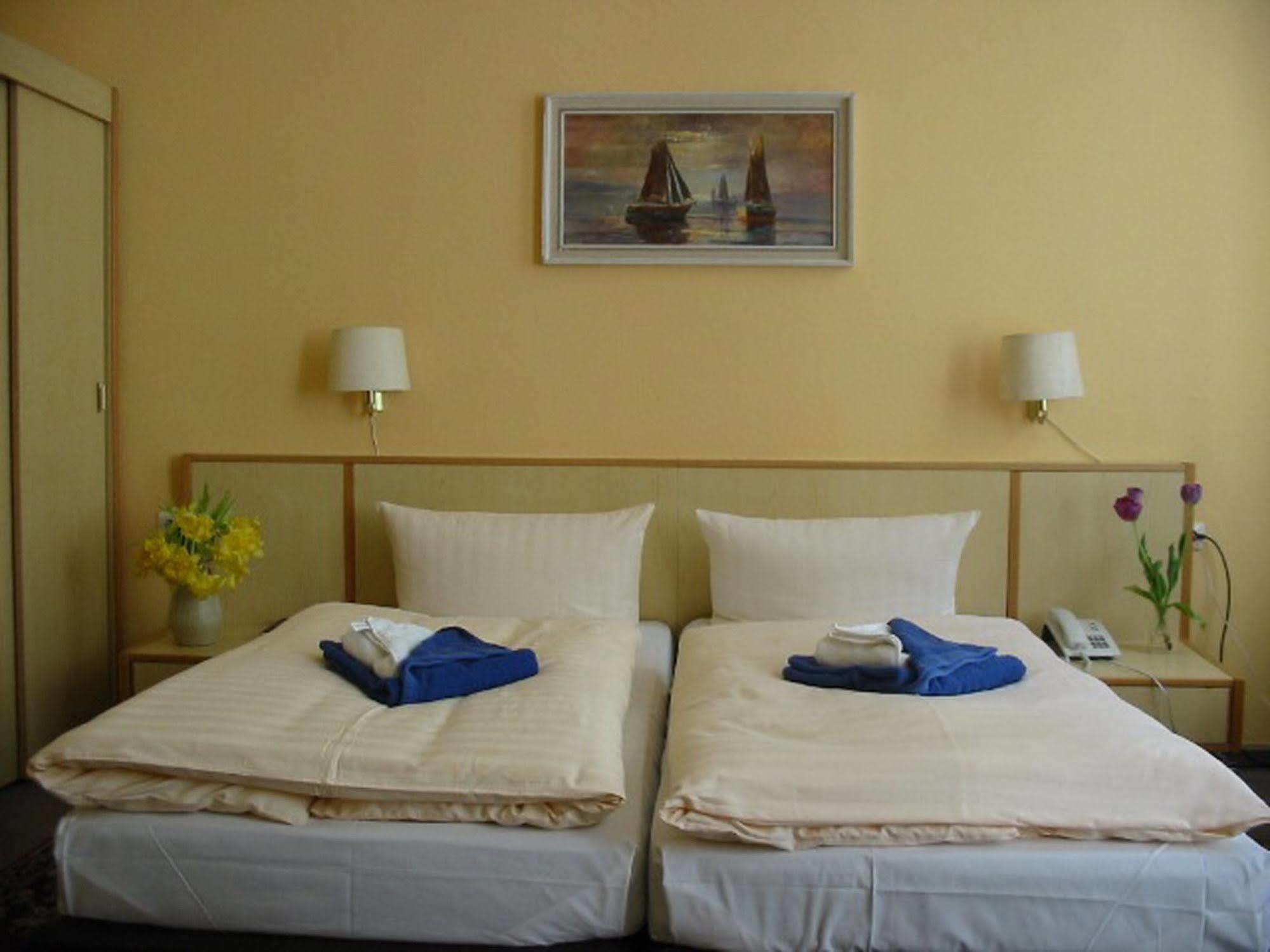 Hotel-Pension Spree Berlino Esterno foto