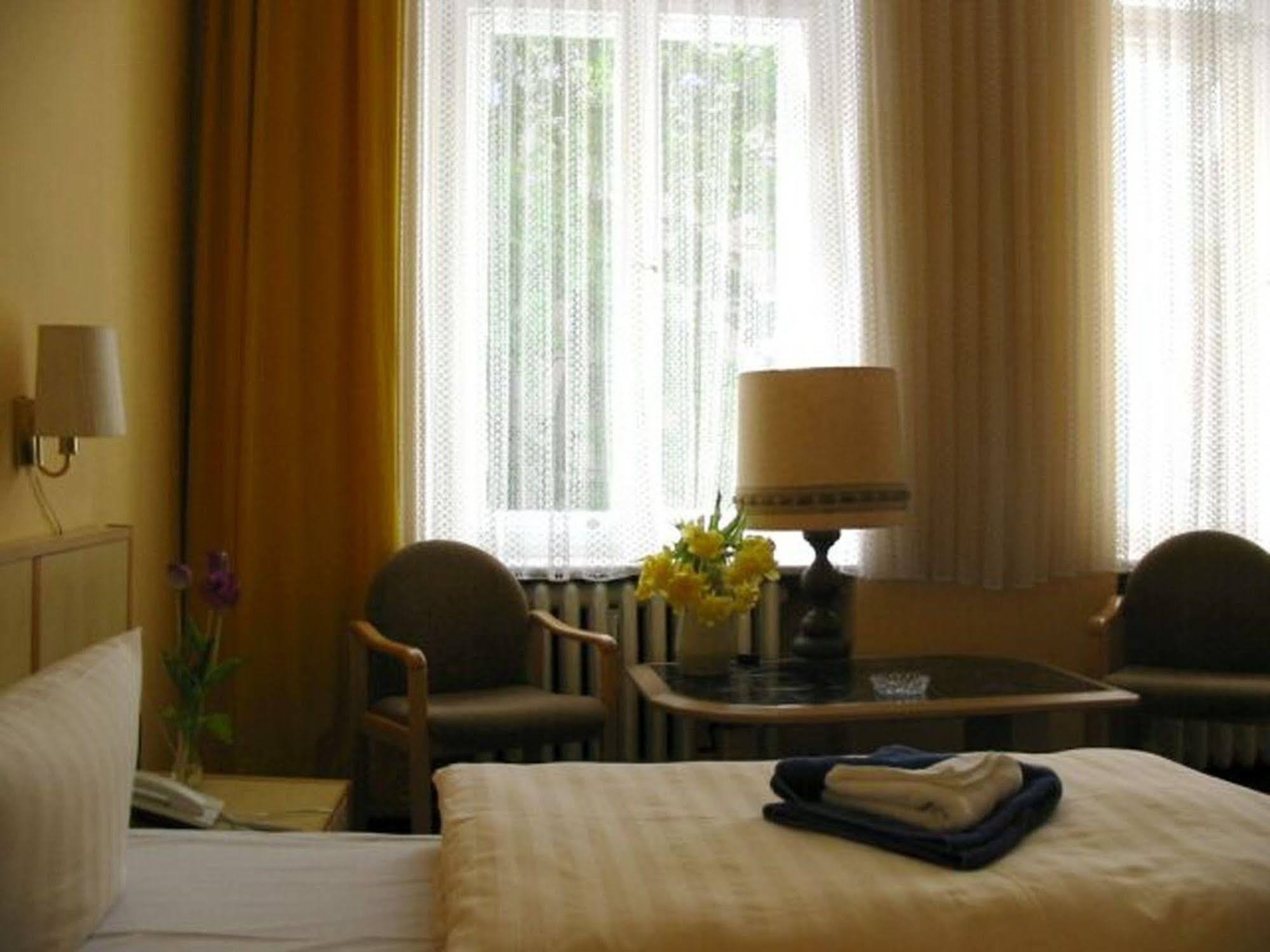Hotel-Pension Spree Berlino Esterno foto