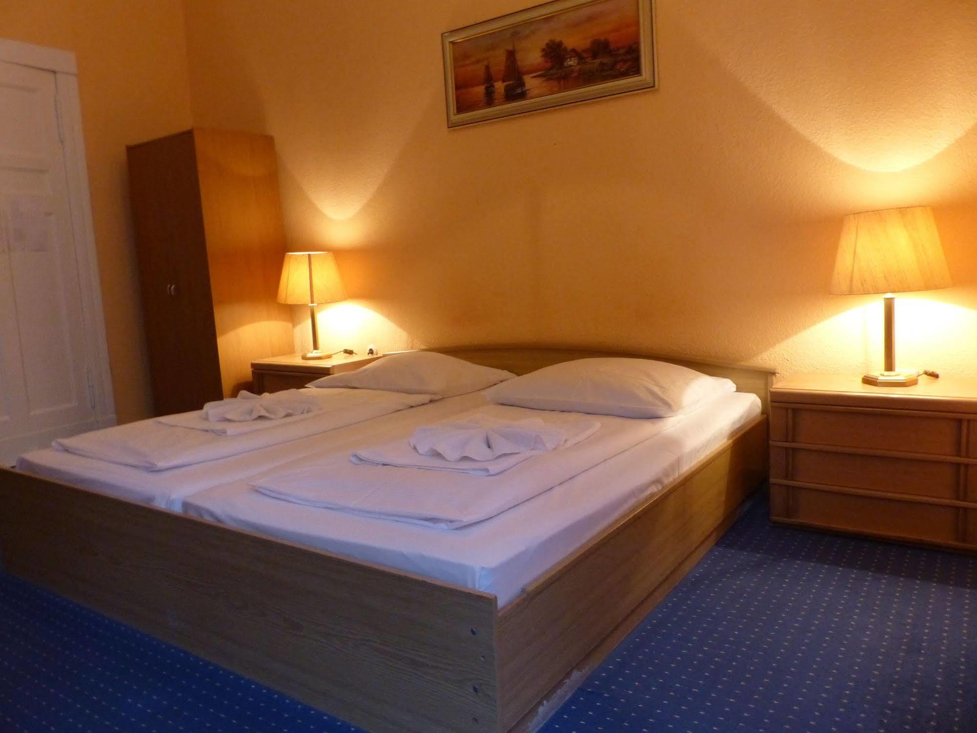 Hotel-Pension Spree Berlino Esterno foto